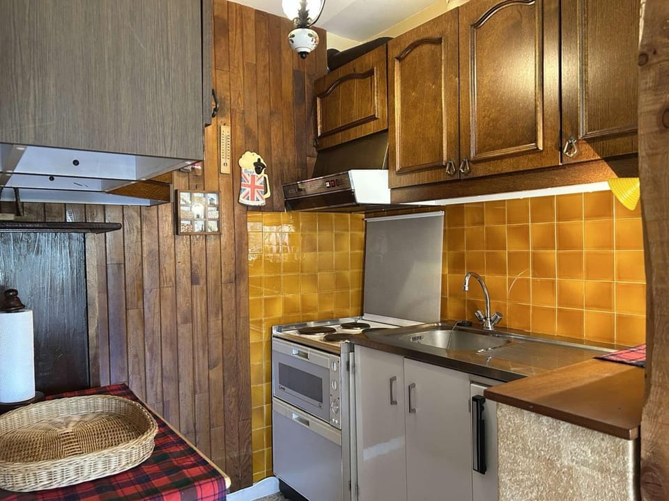 Studio cosy à Montgenèvre - 4 pers, balcon, parking, navette gratuite, à 600m des pistes et commerces - FR-1-330D-110 Apartment in Montgenèvre