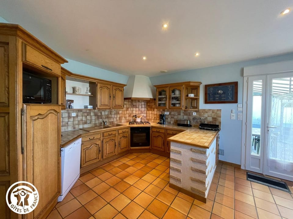 Maison récente avec jardin, 4 chambres, proche mer et commerces à Bouin - FR-1-426-129 House in Pays de la Loire