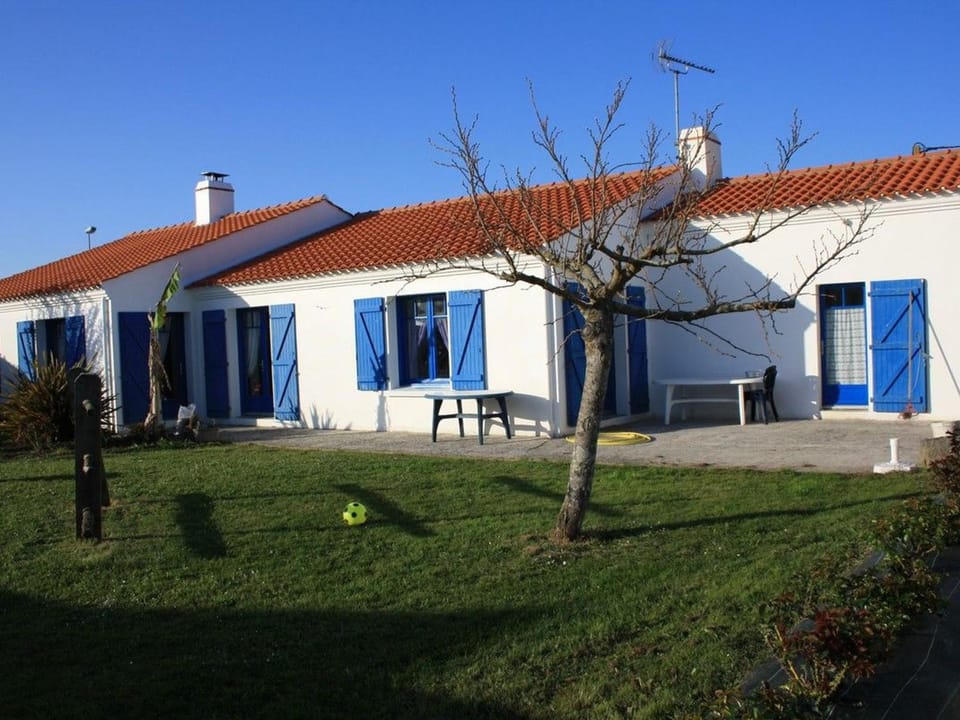 Maison récente avec jardin, 4 chambres, proche mer et commerces à Bouin - FR-1-426-129 House in Pays de la Loire