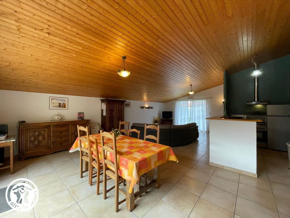 Charmante grange rénovée avec grand terrain, Wi-Fi, barbecue, proche ferme et nature - FR-1-426-131 House in Pays de la Loire
