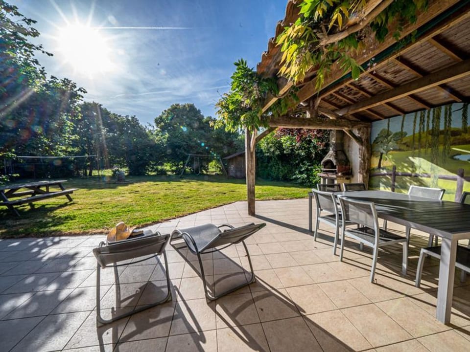 Maison de ferme rénovée avec cheminée, terrasse et jardin clos - à 800m du bourg de Froidfond - FR-1-426-149 House in Pays de la Loire