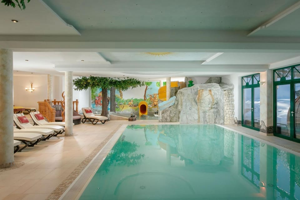 Spa and wellness centre/facilities, Swimming pool