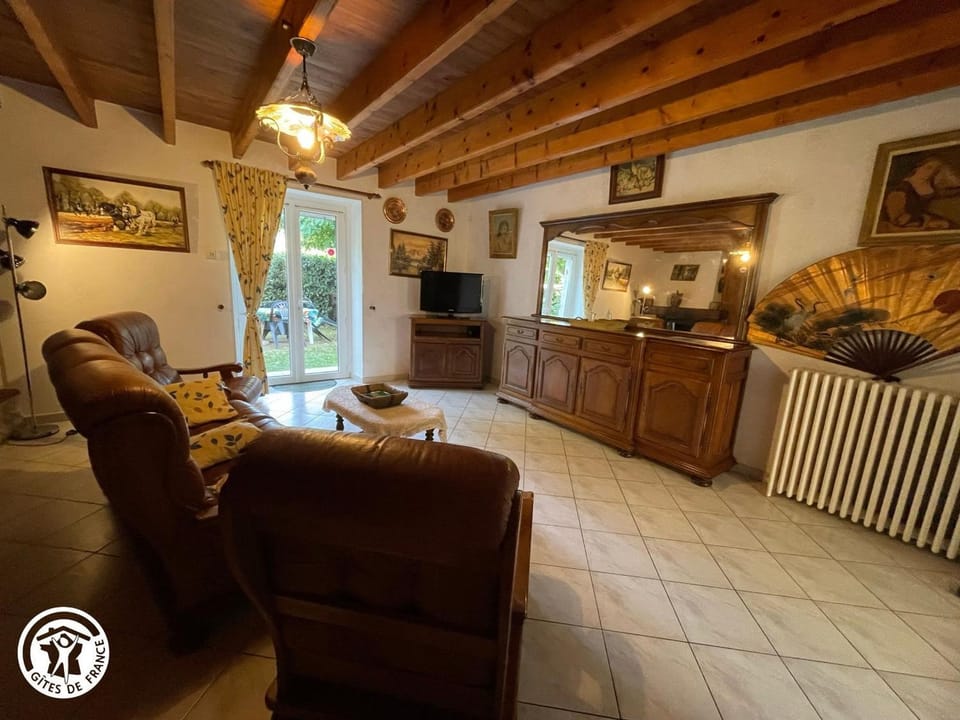 Maison Authentique avec Cour Privée, Wifi et Proximité Activités – Thiré, Vendée - FR-1-426-396 House in Pays de la Loire