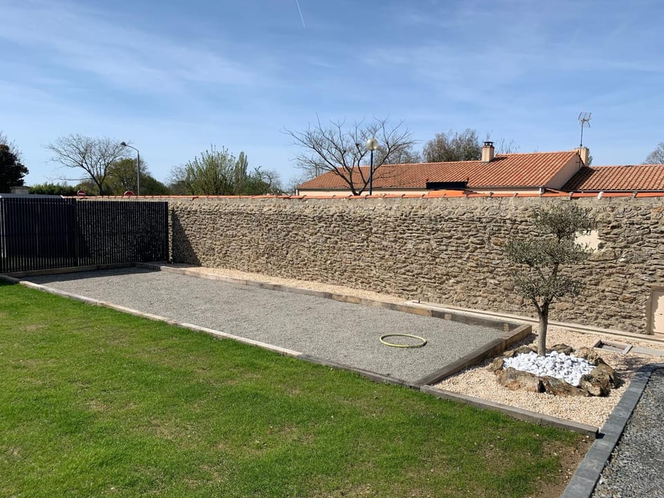 Maison de charme rénovée avec piscine, spa et proximité des plages vendéennes - FR-1-426-464 House in Pays de la Loire