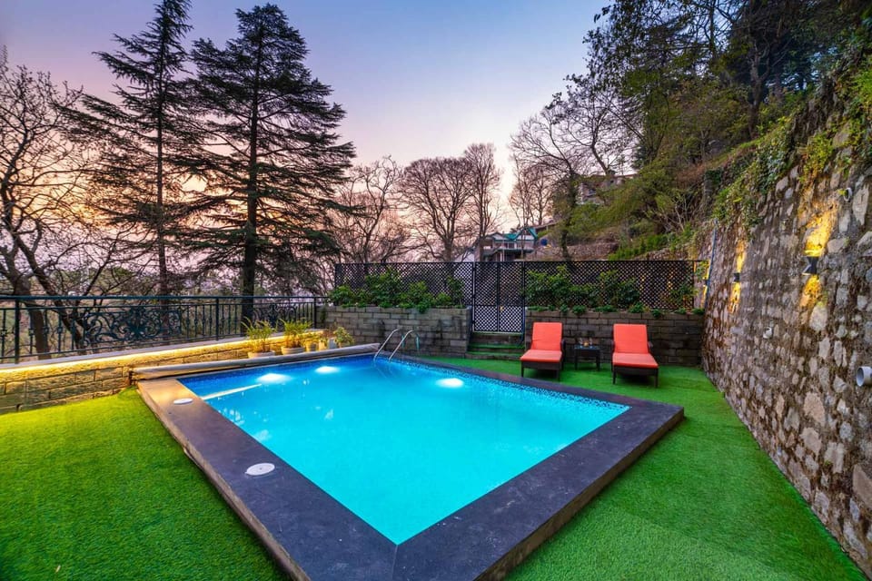 Swimming pool