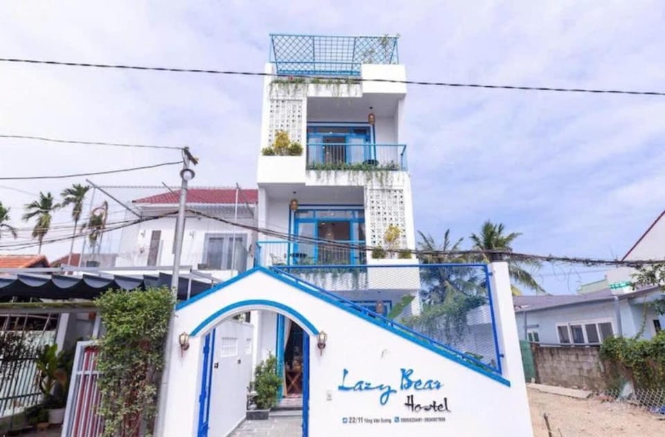 Property building, Day