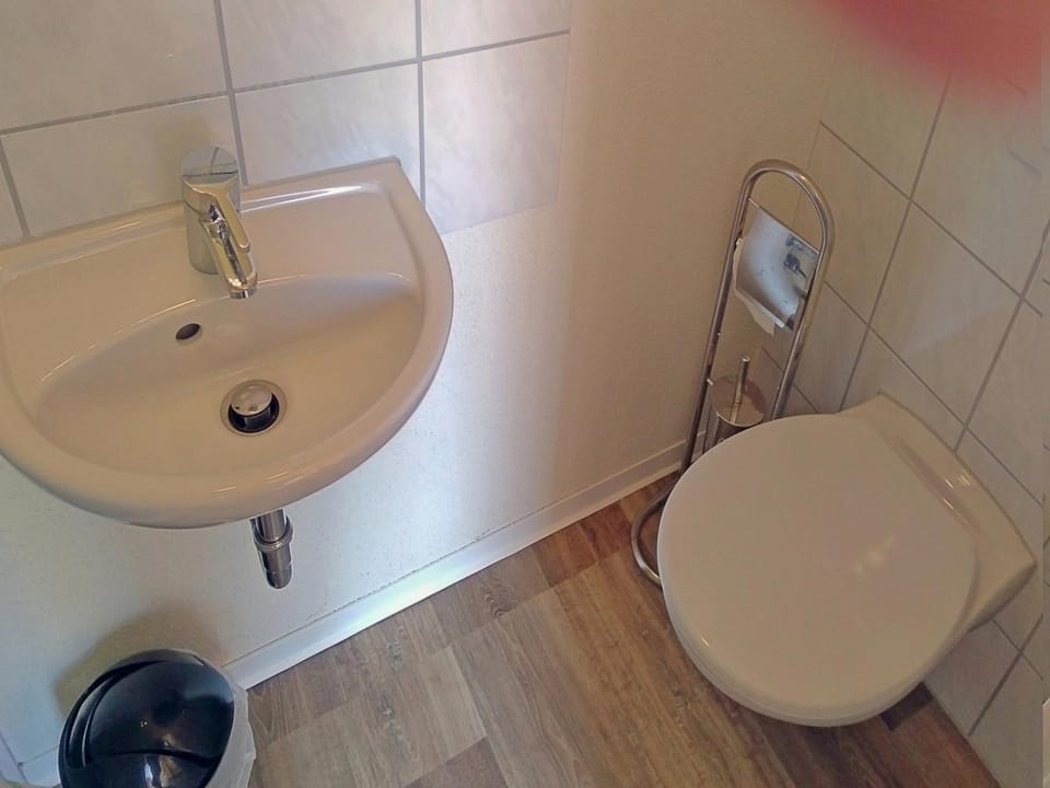 Mola Land-Kajüten Bed and Breakfast in Mecklenburg-Vorpommern, Germany