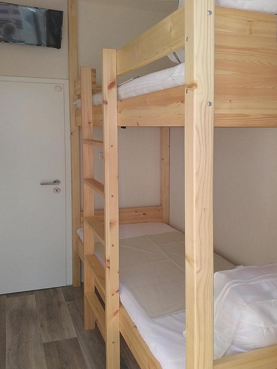 Mola Land-Kajüten Bed and Breakfast in Mecklenburg-Vorpommern, Germany