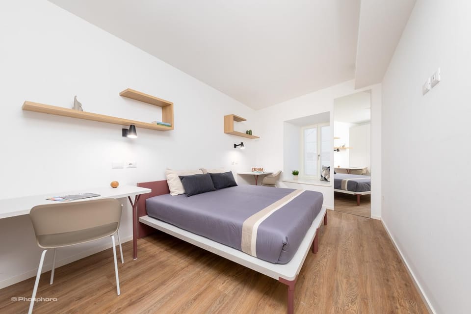 Bed, Photo of the whole room