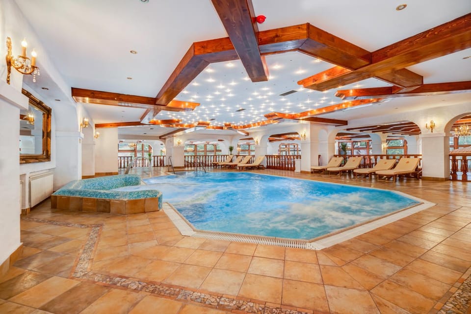 Spa and wellness centre/facilities, Swimming pool