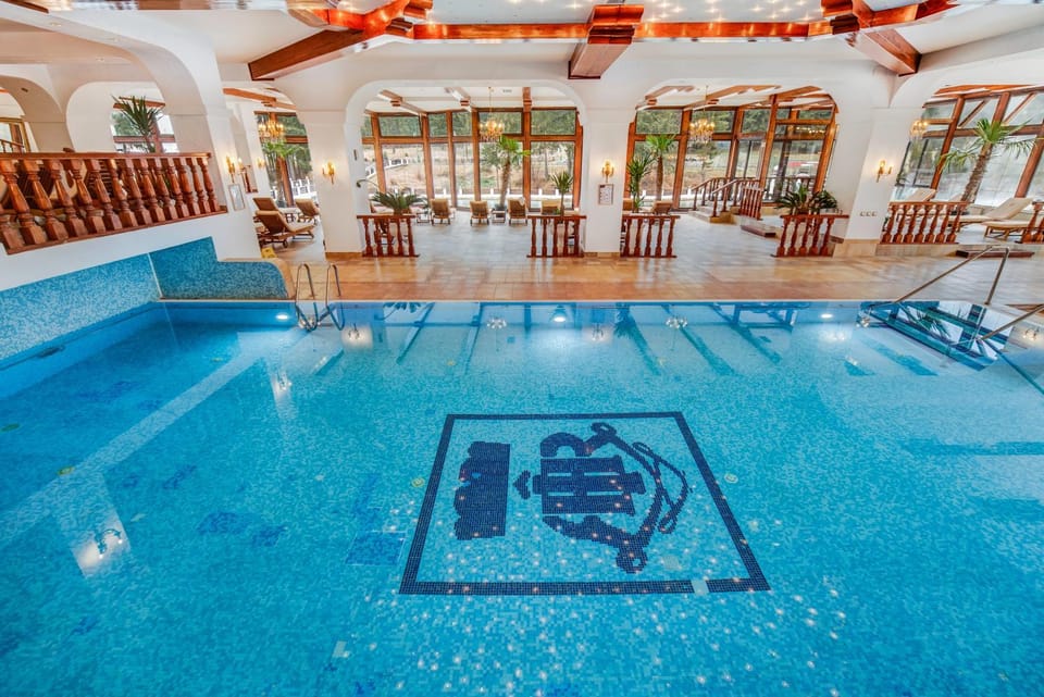 Pool view, Swimming pool