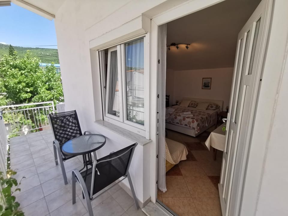 Patio, Day, View (from property/room), Balcony/Terrace, Seating area