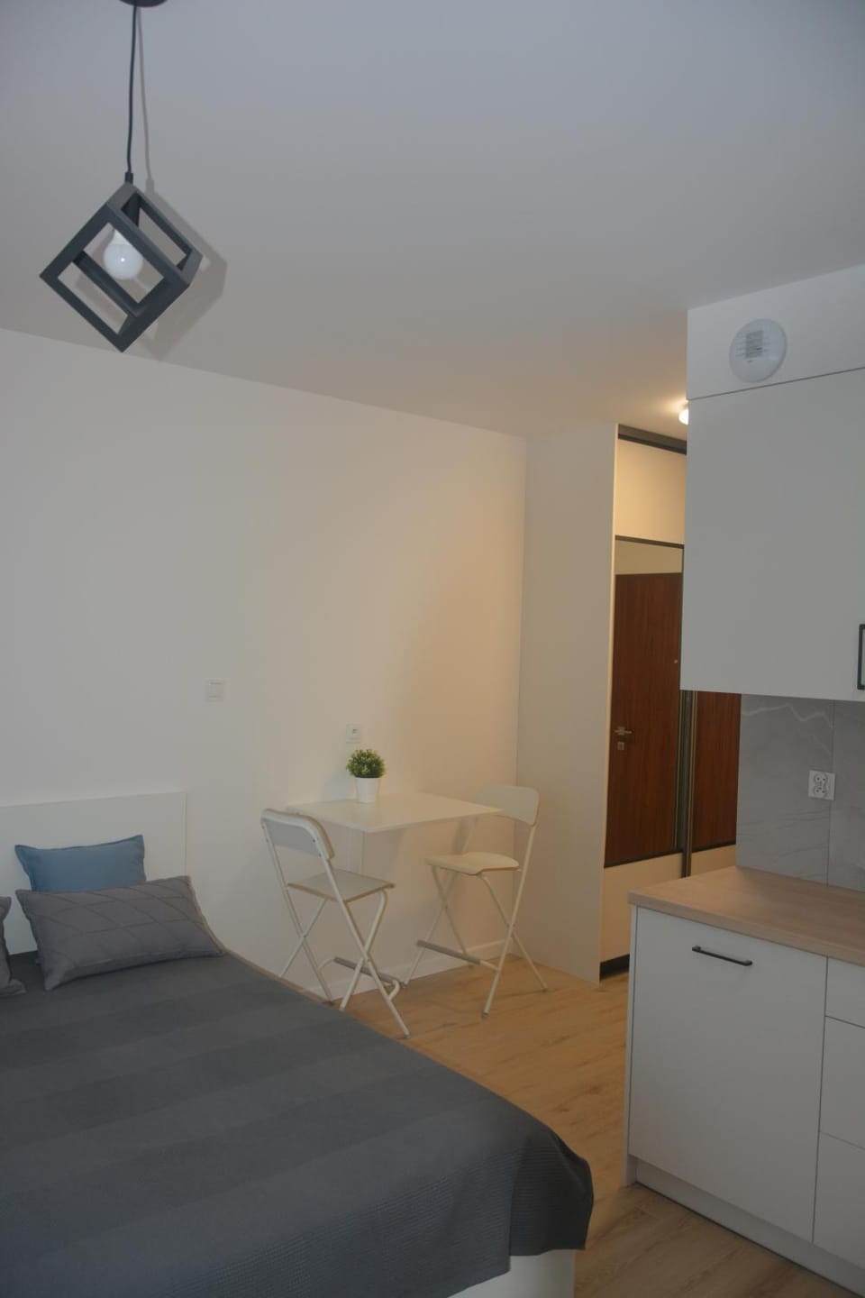 Bed, Living room, Photo of the whole room, Seating area, Dining area, Bedroom