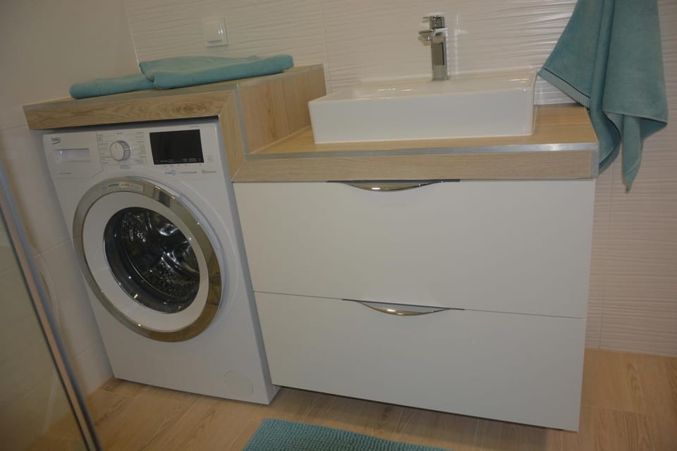 Bathroom, washing machine