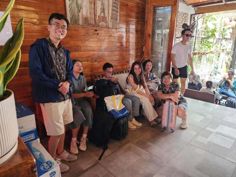 Seating area, Guests, group of guests
