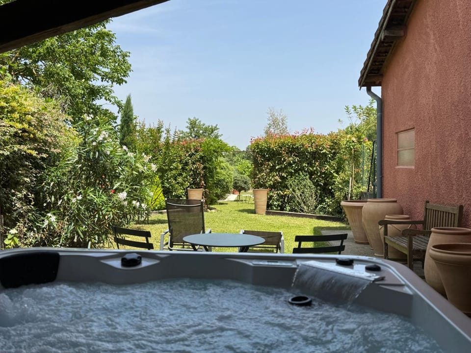 Hot Tub, Garden view