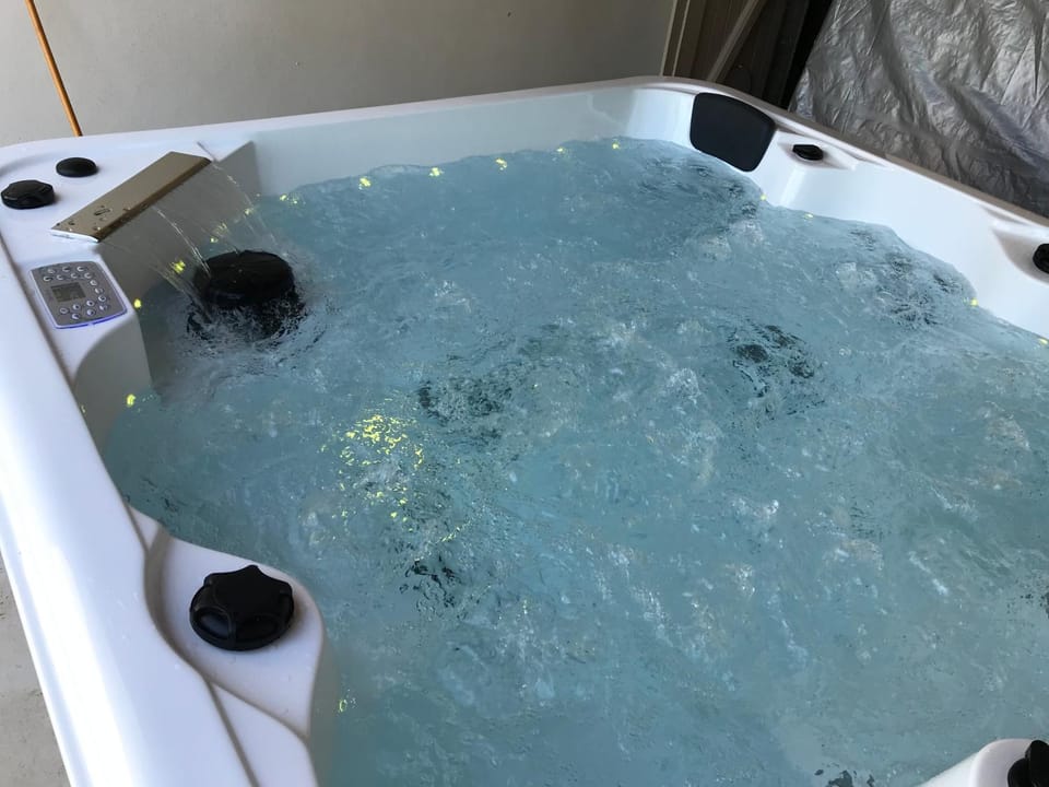 Hot Tub, Spa and wellness centre/facilities