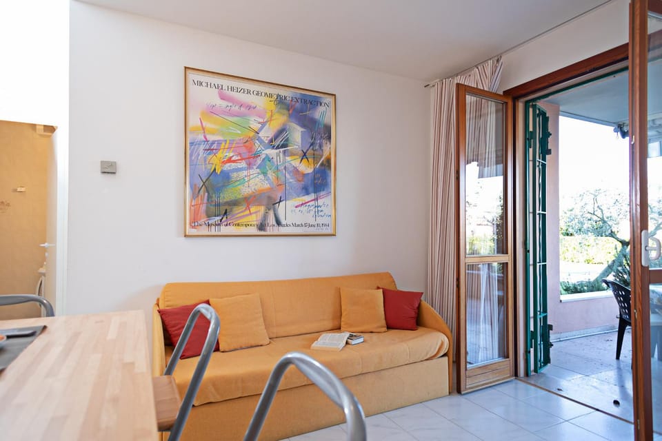 Living room, Garden view