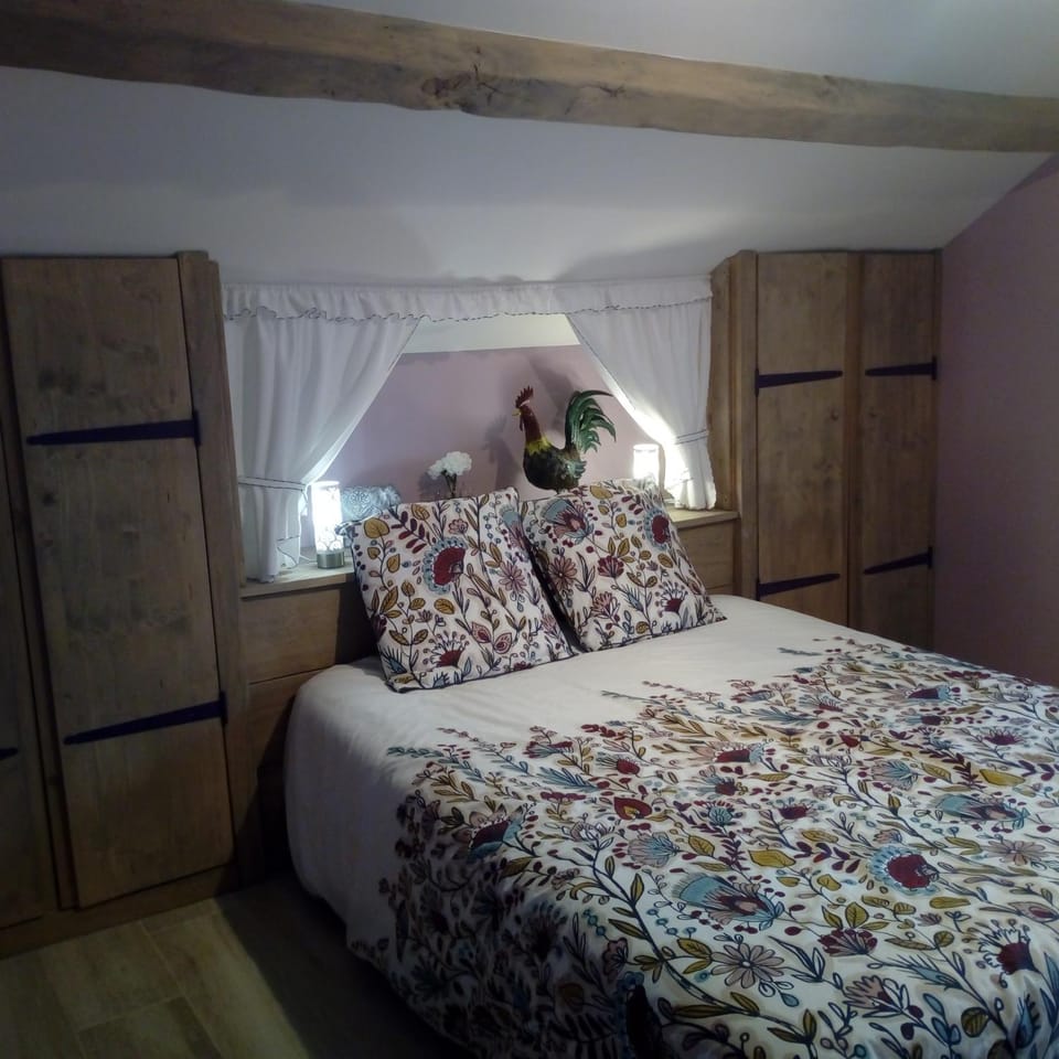 L'Anagramme, chambres, table d'hôtes pour adultes, naturistes ou non ! Bed and Breakfast in Auvergne-Rhône-Alpes