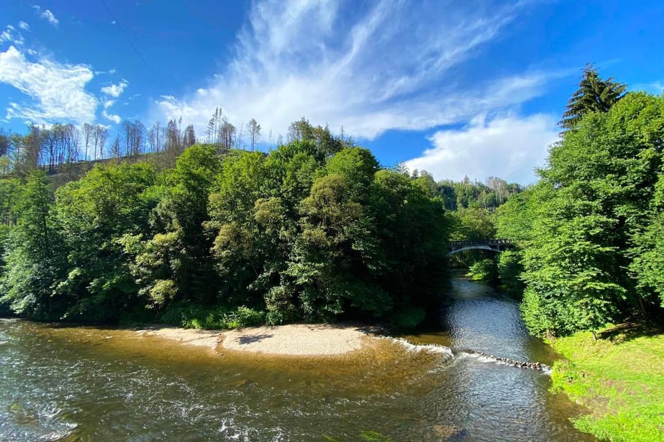 Nearby landmark, Natural landscape