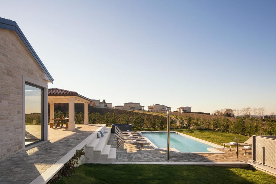 Balcony/Terrace, Pool view, Swimming pool