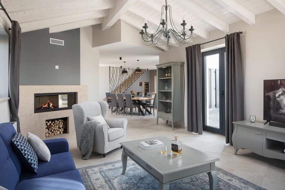 Living room, Seating area