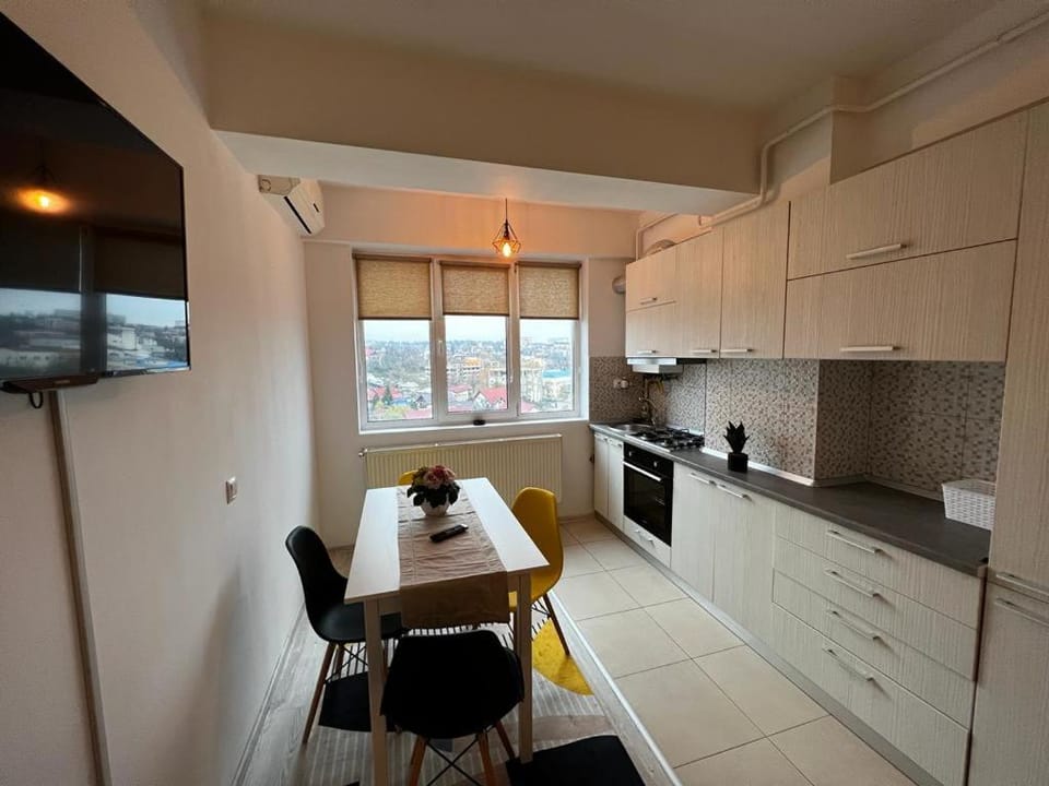 Kitchen or kitchenette, Dining area, pet friendly, stove
