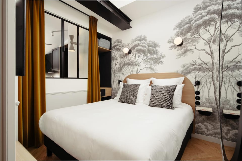 Bed, Bedroom
