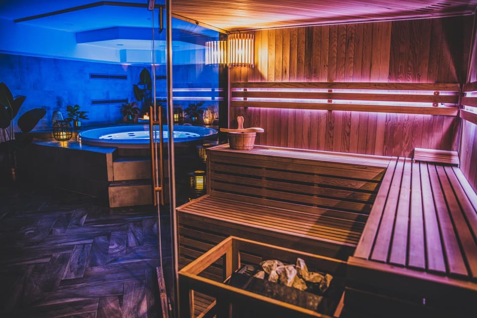 Hot Tub, Sauna, Spa and wellness centre/facilities