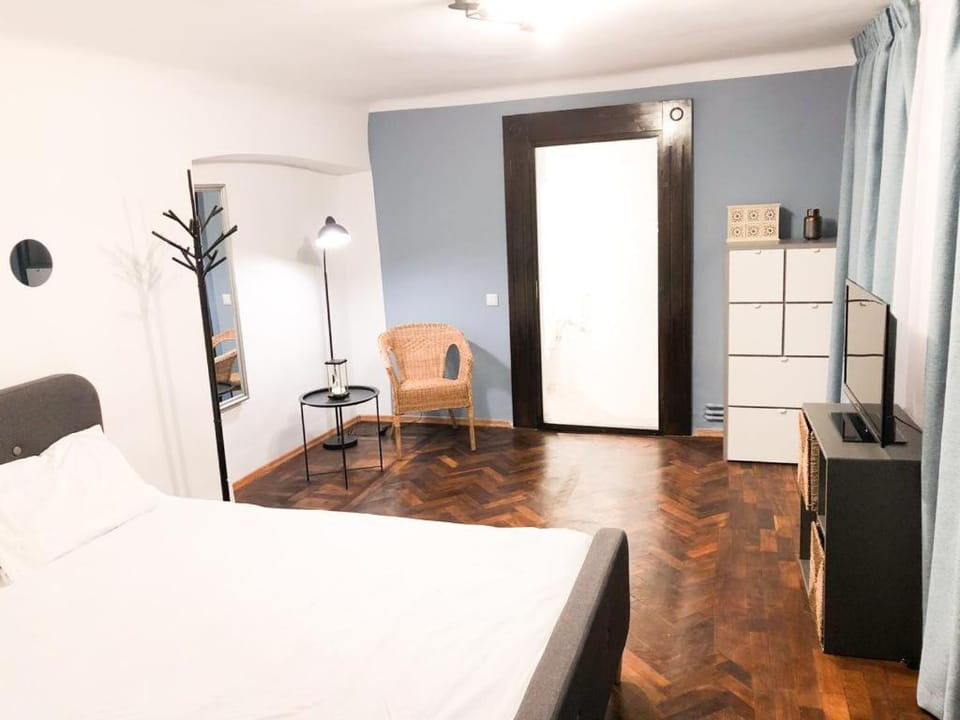 Living room, Photo of the whole room