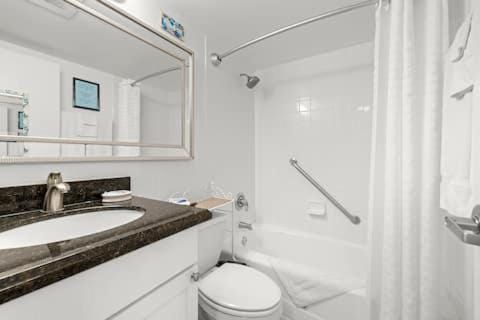 The Blue Lagoon Apartment in Ruskin