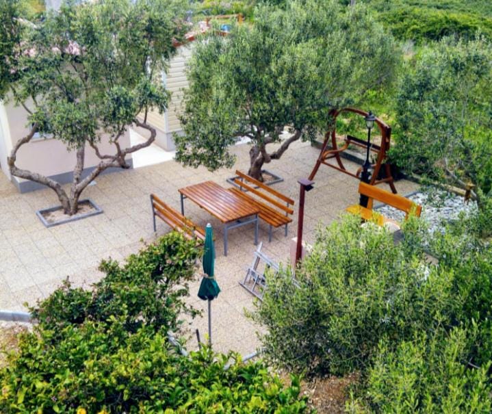 Patio, BBQ facilities, Garden