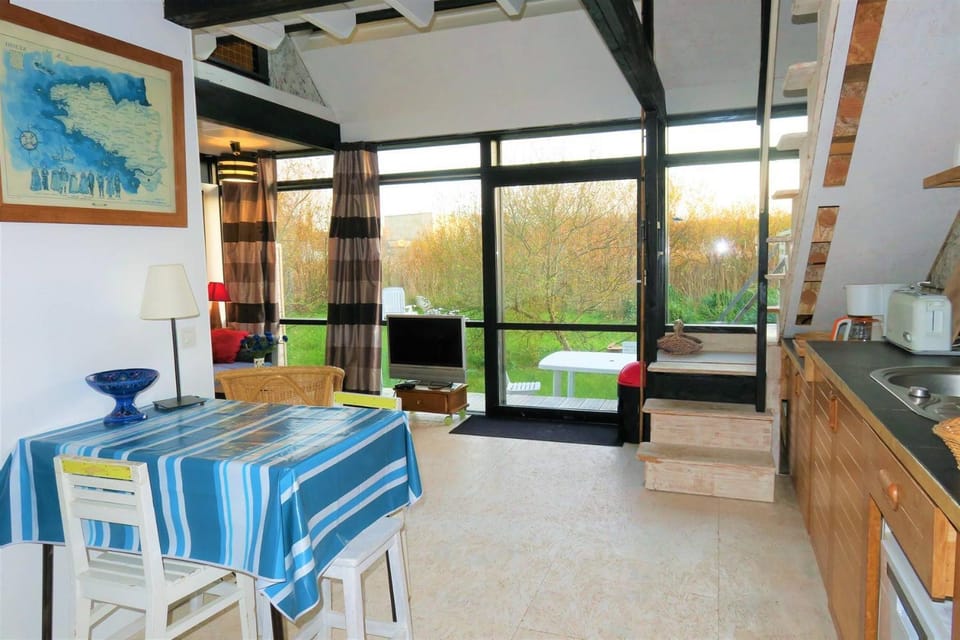 Maisonnette de charme à 400m de la plage à TREGASTEL - Réf 64 Villa in Trégastel