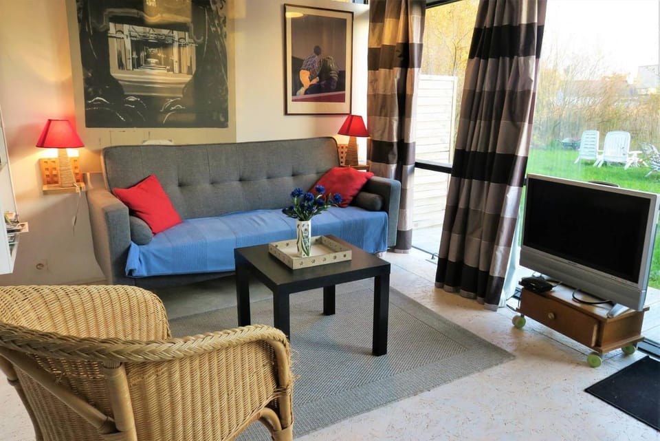 Maisonnette de charme à 400m de la plage à TREGASTEL - Réf 64 Villa in Trégastel