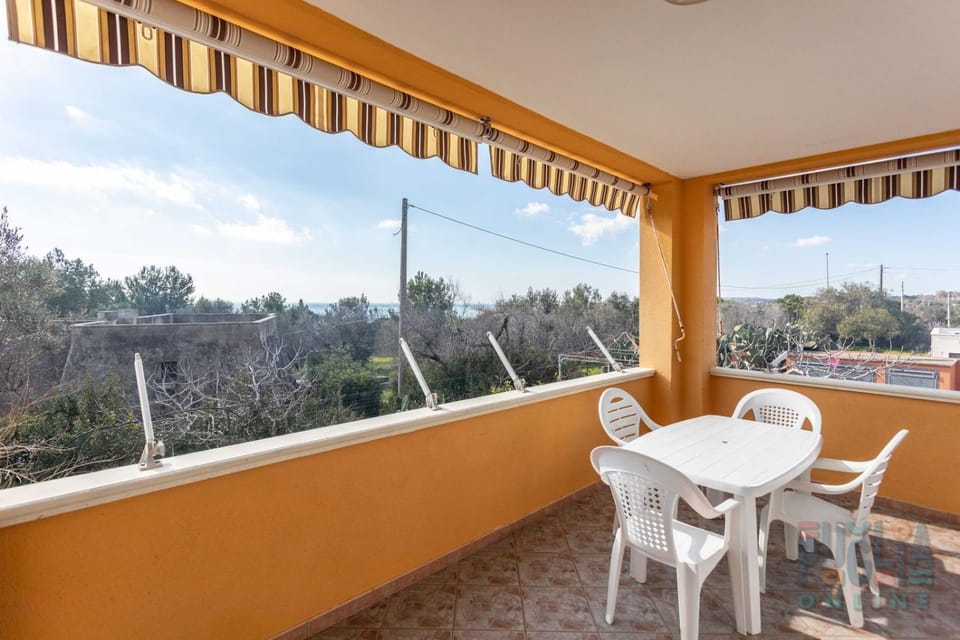 Patio, Day, Natural landscape, View (from property/room), Balcony/Terrace, Dining area