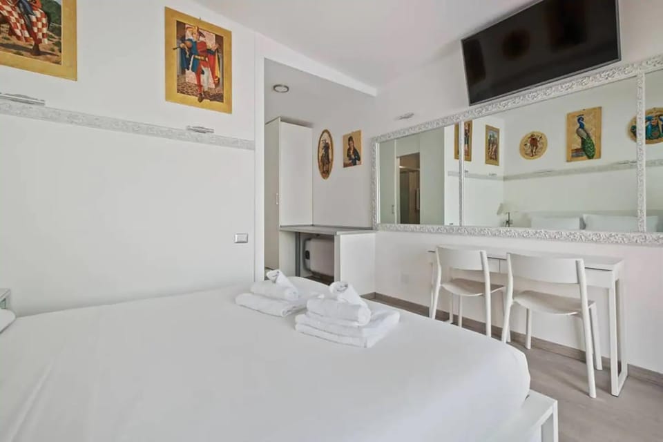 Garden, TV and multimedia, Dining area
