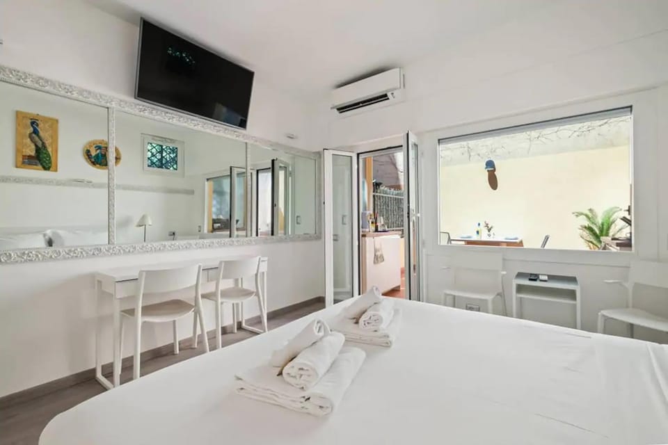 Garden, TV and multimedia, Coffee/tea facilities, Balcony/Terrace, Kitchen or kitchenette, Living room, Dining area, Bedroom