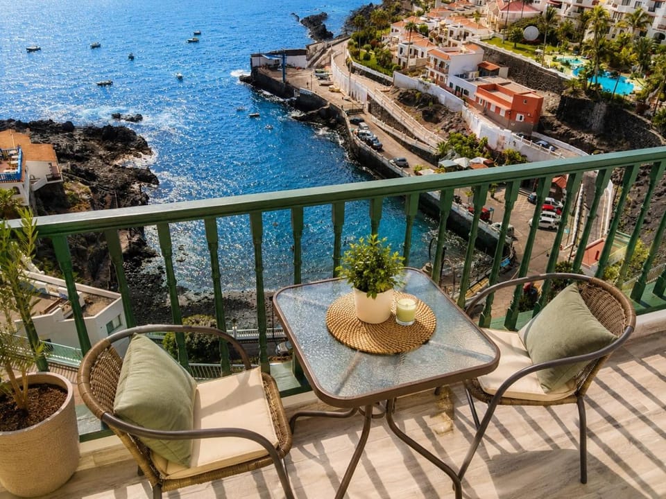 Natural landscape, View (from property/room), Balcony/Terrace, Sea view