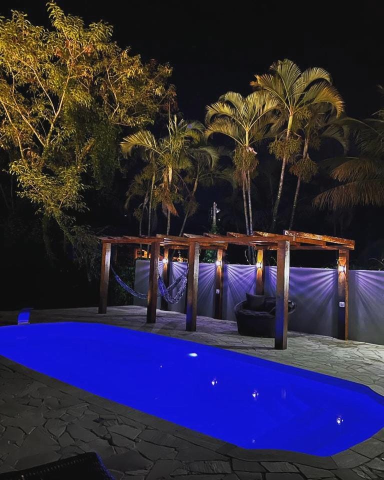 Casa Completa a 200m da Praia - Piscina - Garagem - Wi-Fi House in São Sebastião