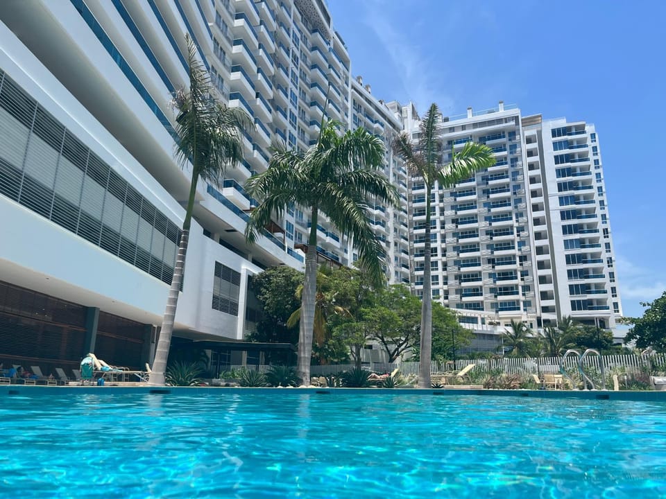 Property building, Day, Swimming pool