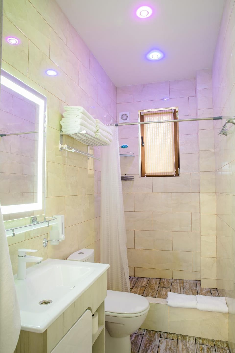 Shower, towels