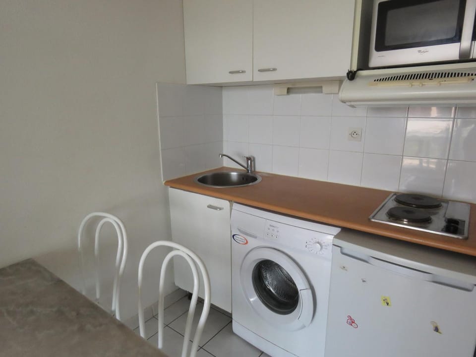 T2 Cabine avec Terrasse et Parking Privé à Sète - FR-1-472-103 Cabin in Occitanie