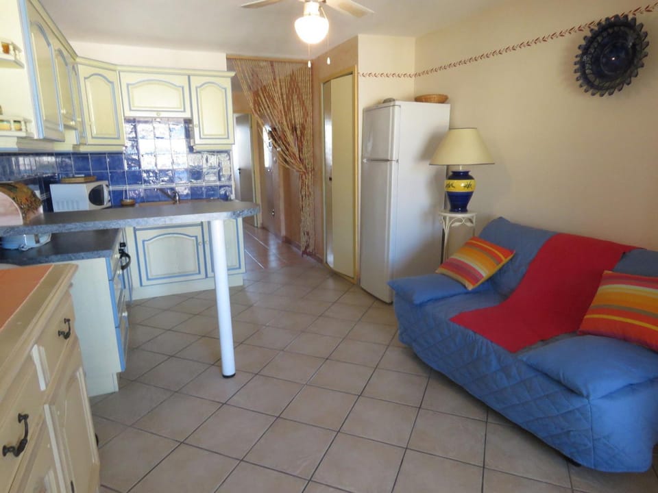 T2 30m² à Sète avec vue mer, loggia et parking - FR-1-472-119 Apartment in Occitanie