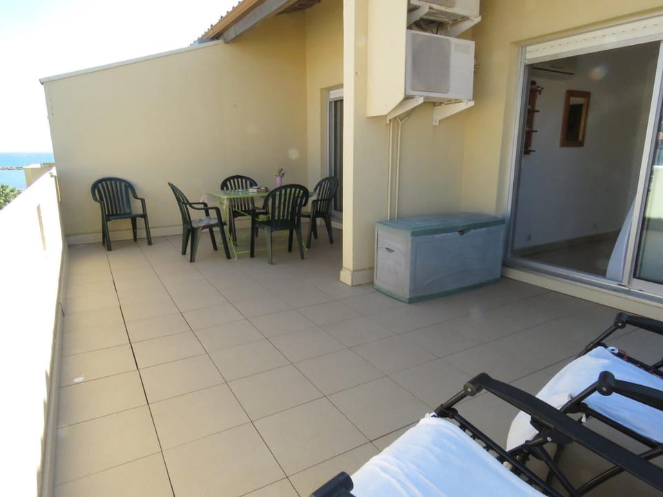 Appartement T2 avec terrasse, vue Marina, parking privé - FR-1-472-136 Apartment in Occitanie
