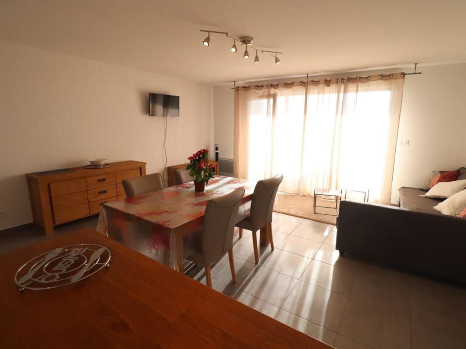 T3 à Sète: Climatisé, Terrasse & Double Parking - FR-1-472-141 Apartment in Occitanie