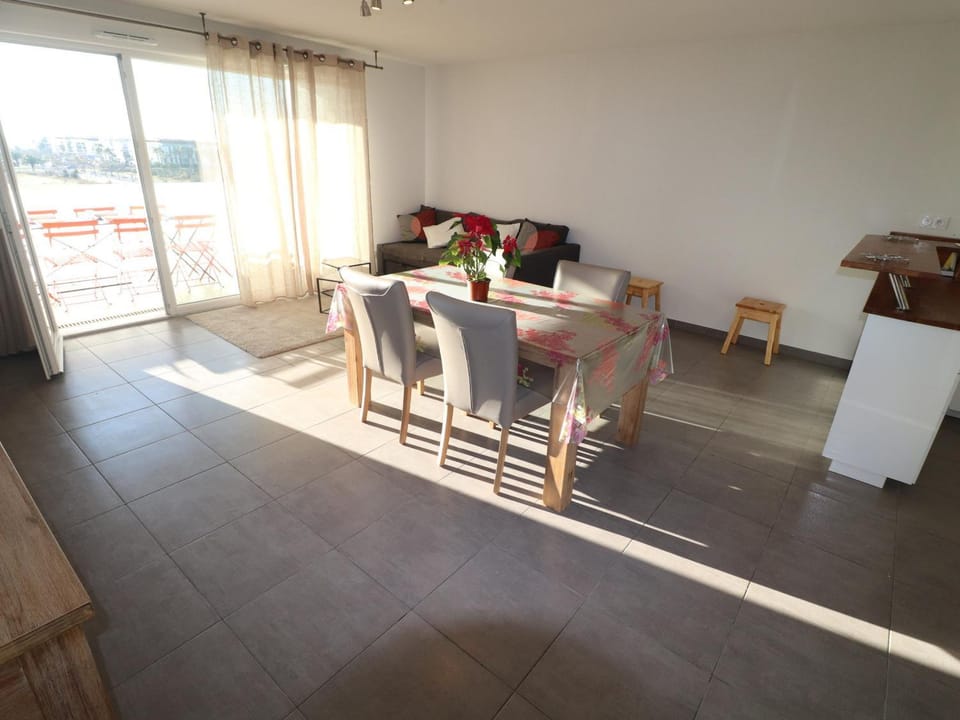 T3 à Sète: Climatisé, Terrasse & Double Parking - FR-1-472-141 Apartment in Occitanie