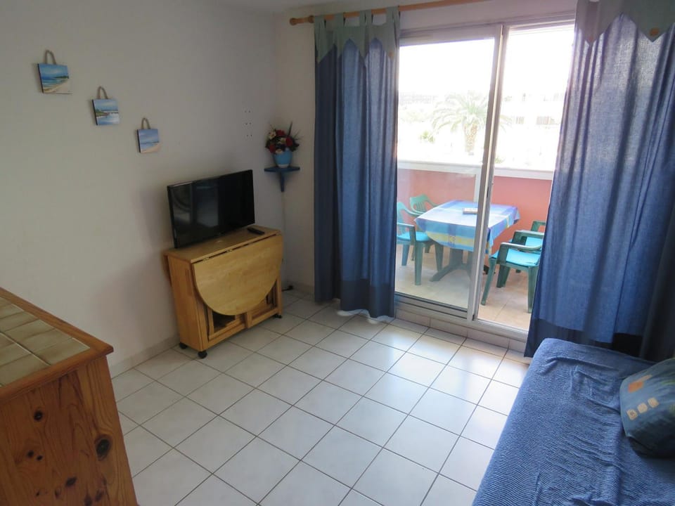Studio cabine 20m² avec loggia vitrée, proche plage - FR-1-472-125 Cabin in Occitanie
