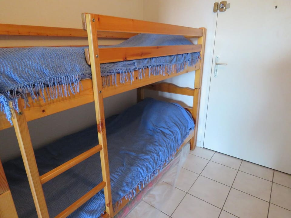 Studio cabine 20m² avec loggia vitrée, proche plage - FR-1-472-125 Cabin in Occitanie