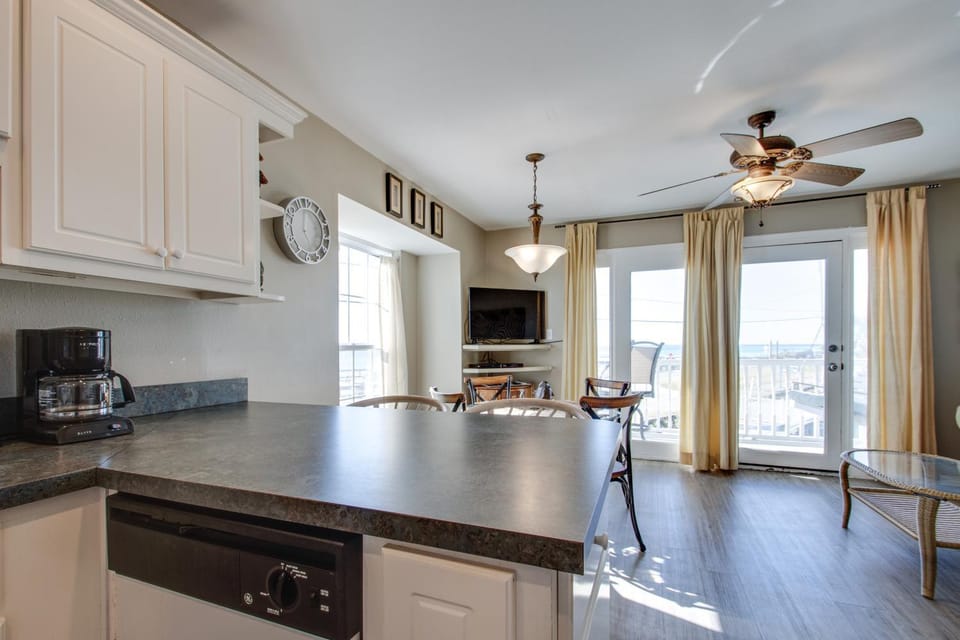 Summer Breeze 201 condo Apartment in Miramar Beach
