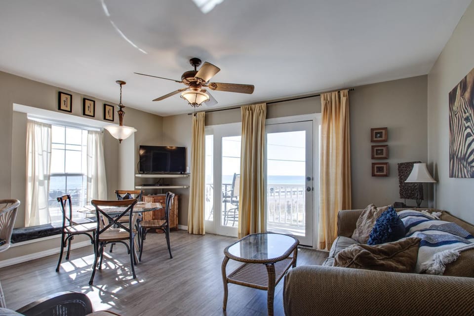 Summer Breeze 201 condo Apartment in Miramar Beach